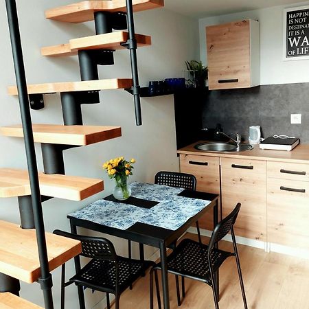 Hola Apartamenty Pomorska 65 ウッチ エクステリア 写真